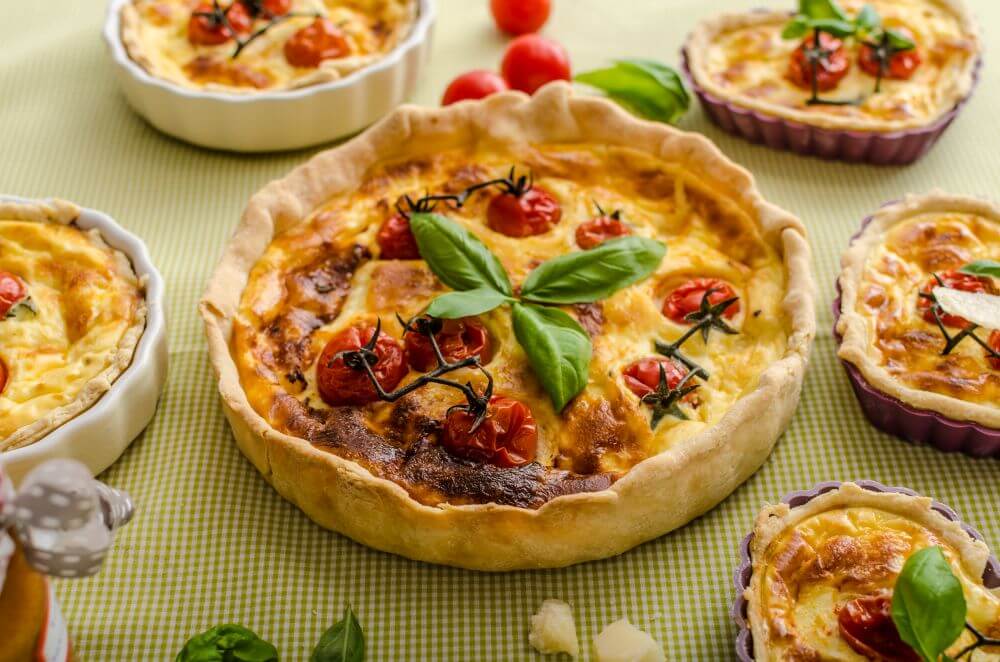 Quiches with tomato and basil - 314 Pi Bar